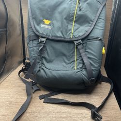 Mountainsmith Spectrum Camera Laptop Backpack  WATER-RESISTANT With Rain Cover