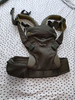 Nuna baby carrier green olive