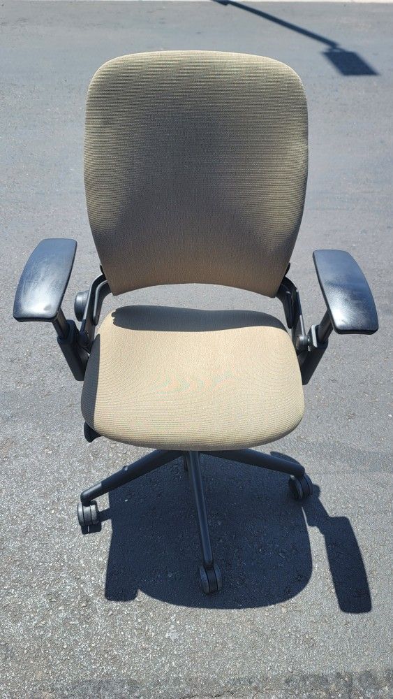 Steelcase Leap V2 Office Desk Gaming Chairs