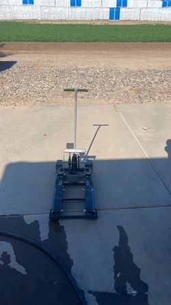 Pittsburgh 1,500-lb ATV/Motorcycle Lift – $80