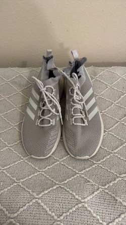 Questar Rise Adidas Gray Knit Low-Top Sneakers