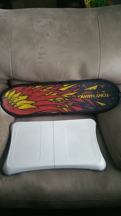 WII SKATE AND BALANCE BOARD
