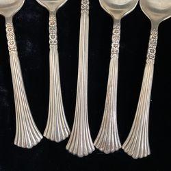 Vintage Rogers Oneida Floral Queen, Silver Plate, Spoons 