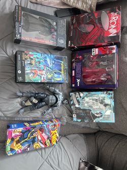 Action figure lot