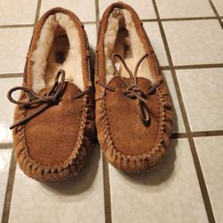 Uggs In Really Good Condtionn Normsl Use Size 3 No Shipping Only Pick Up.