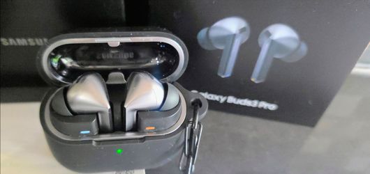 Samsung Galaxy Buds3 Pro Noise Cancelling Wireless Earbuds PURCHASED AUG. 2024