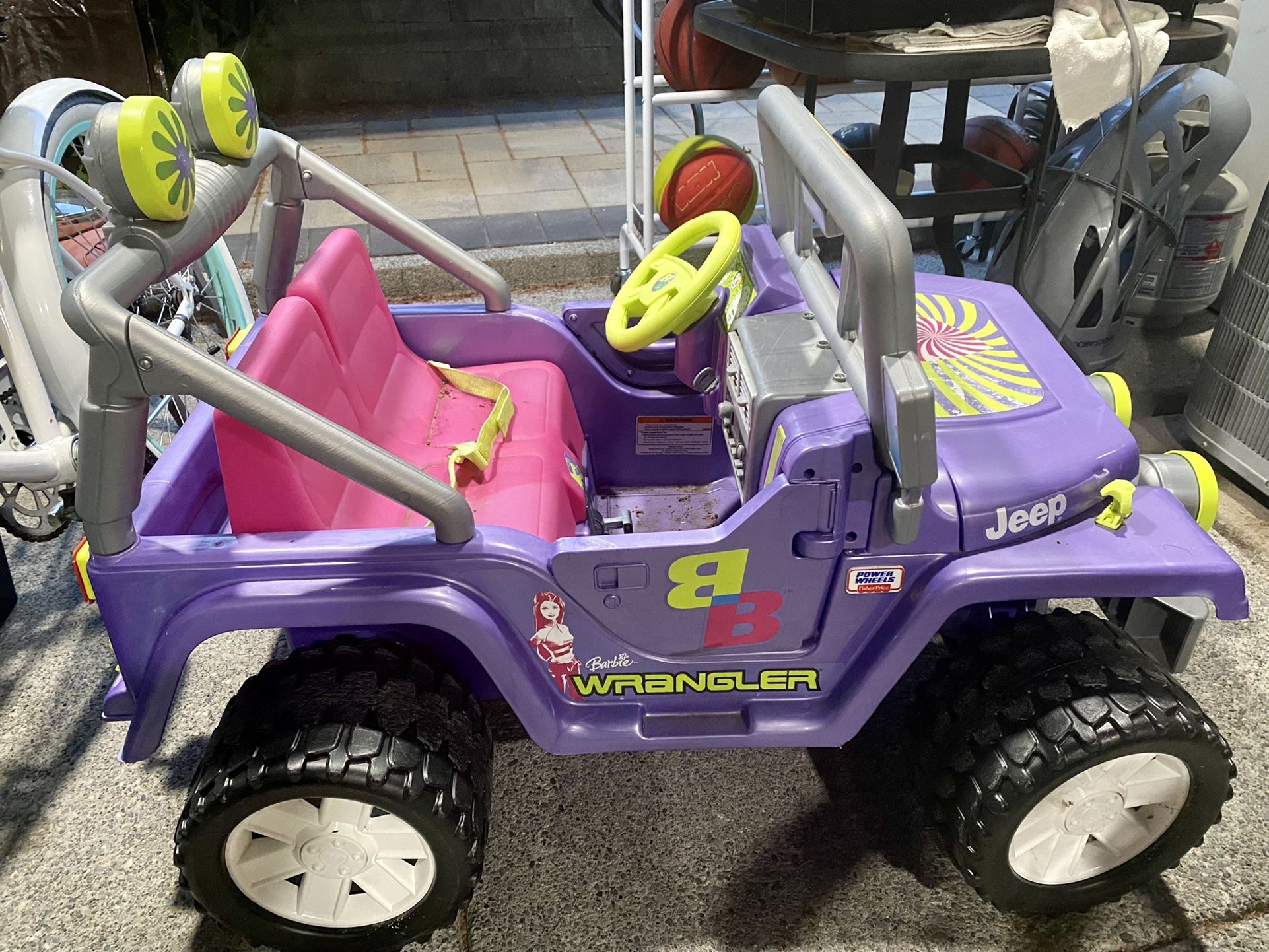 Power Wheels Ride - On Barbie Jeep Wrangler 12 Volts