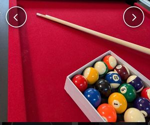 Pool table - Excellent condition