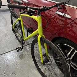 2025 Specialized Sirrus 2.0 XL & Small New
