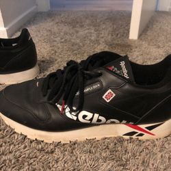 Reebok classic black and white