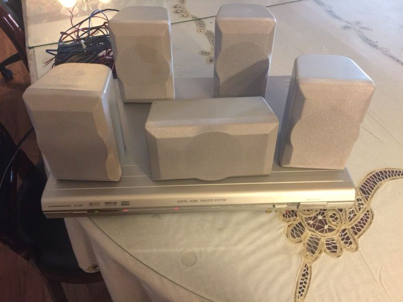 Durabrand HT-400 5.1 Channel Home Theater System. I IGNORE LOW BALLERS. MUST PICK UP