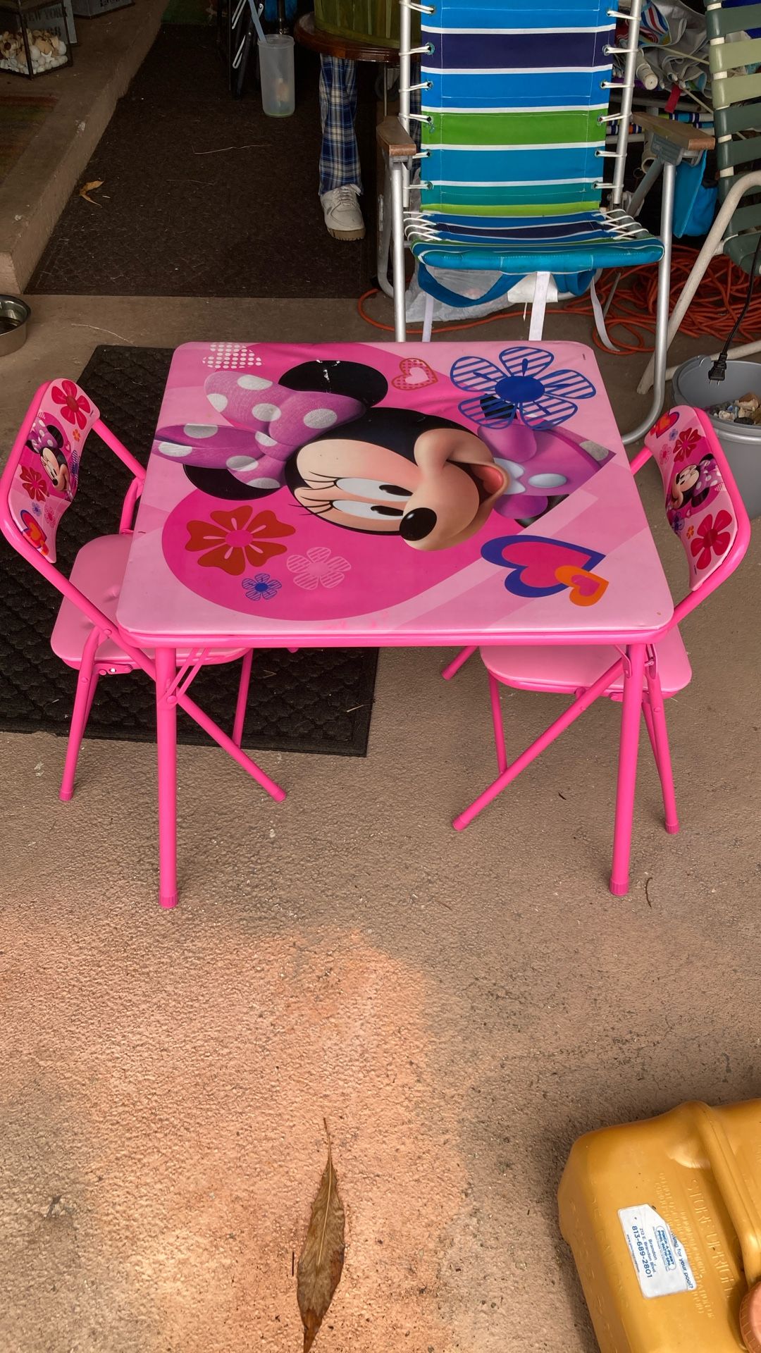 Minnie, mouse kid card table and two kid folding chairs