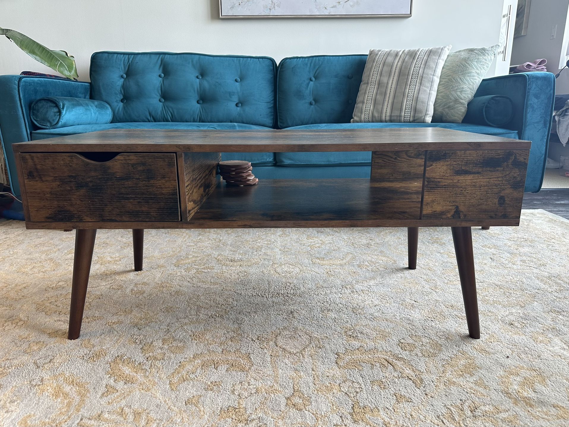 Coffee Table With Storage In Excellent Condition