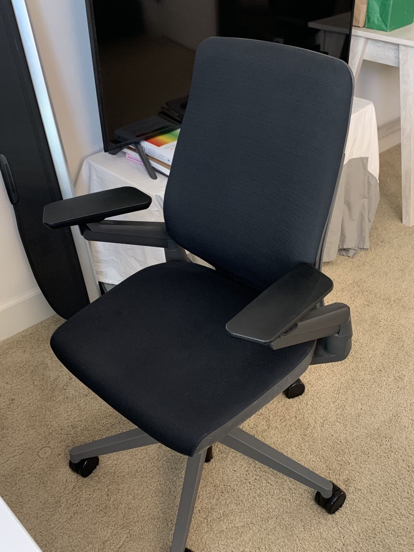 Steelcase Chair Model 442a30 2014 Black for Sale in Santa