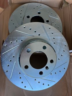 BMW 335i 340i 428i 435i 440i Front Drilled Slotted Zinc Coated Rotors Ceramic Brake Pads