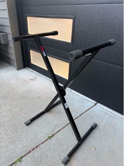 Music pain9 / keyboard stand