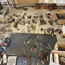 GARAGE SALE 