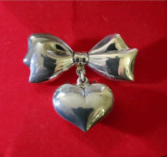 44.5mm x 41mm Solid Sterling Silver 3-D Modernist Heart Ribbon Brooch Pin. Mint!