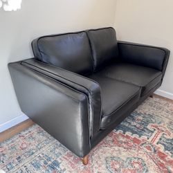 Like New Love Seat, Mid-century Modern