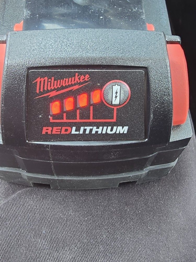 Batería Milwaukee M18 REDLITHIUM XC 5.0Ah Nueva (Caja Abierta)