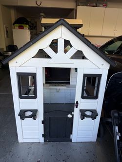 Outdoor Kids Playhouse