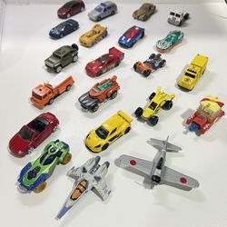 Hot Wheels  MISCELLANEOUS TOY FIGURES LOT  CARS Mix 21 pieces 