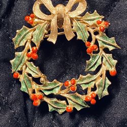 JJ Wreath Brooch/ Pin Vintage New