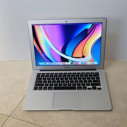 Apple MacBook Air 13 inch 2017 , Intel Core i7 , 500 GB SSD, Monterey,  Great Condition