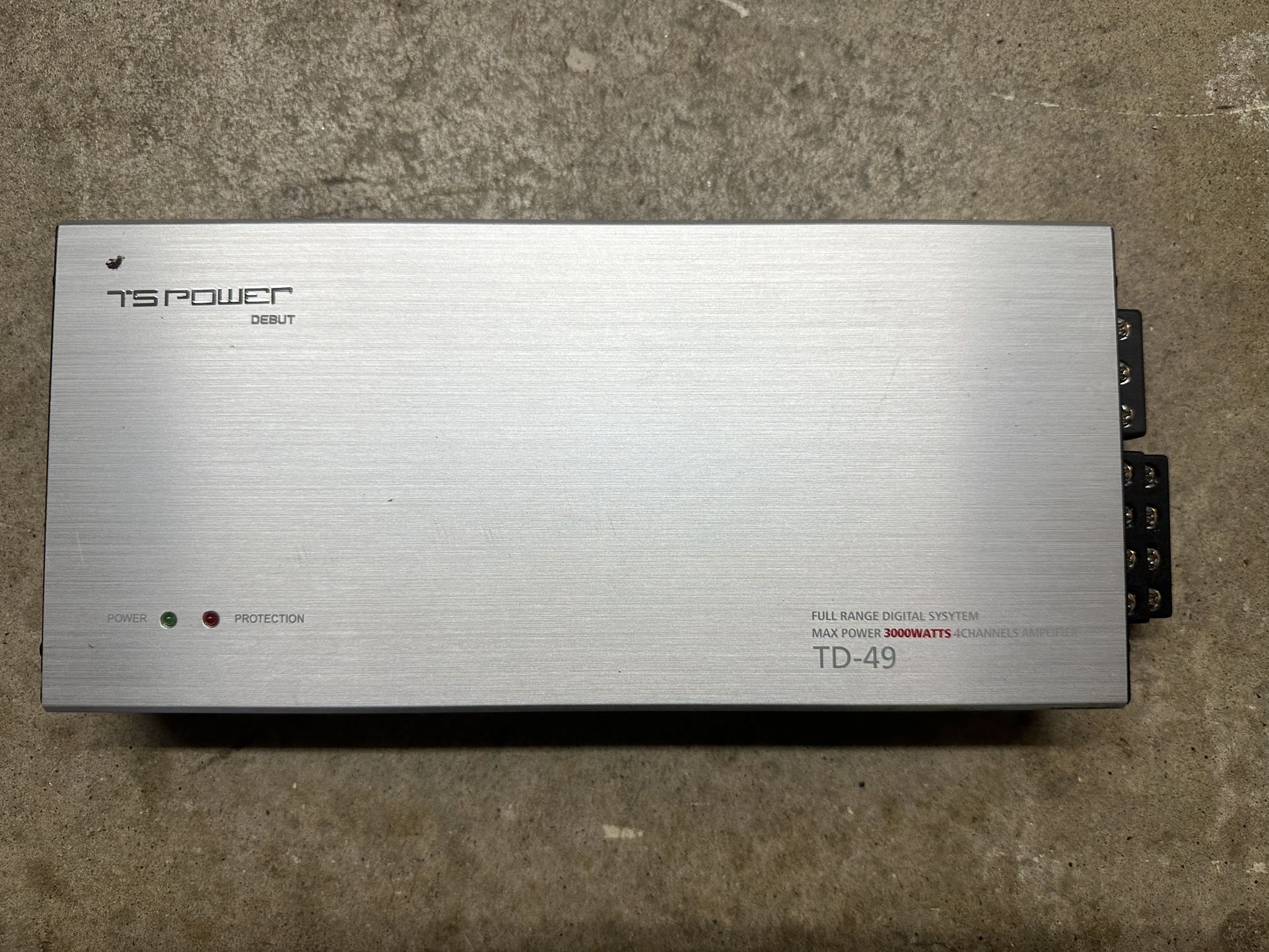 NESA TD-49 4 Ch 3000 Watt Amp