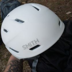 Smith Skiing And Snowboarding Helmet 