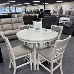 Dining Table Set. 🚚WE DELIVER🚚