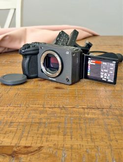 Sony FX3 Full Frame Cinema Camera + XLR Handle
