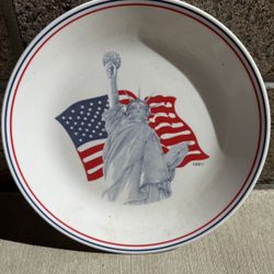 Corelle Collectible Bowl – 1991 Statue of Liberty Edition