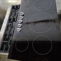 NEW FRIGIDAIRE 36 IN ELECTRIC COOKTOP 