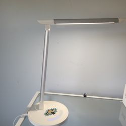 Desk Lamp LED Hue Mood adjustable and Dimmable