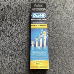 4 Oral-B refill brush heads