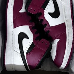 Jordan 1 Mid Gs