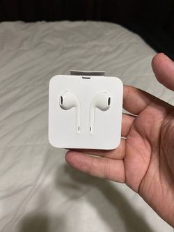 Brand new Apple headphones lightening