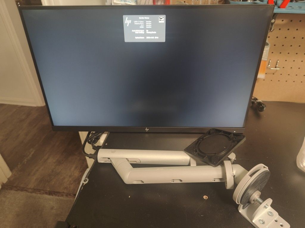 HP Z28 Monitor with Desk Arm Mount