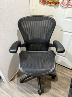 Herman Miller Aeron Office Chair ( SIZE B ) FULLY LOADED !!