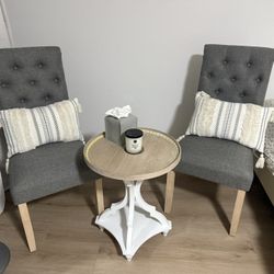 Set of 2 upholstered chairs 