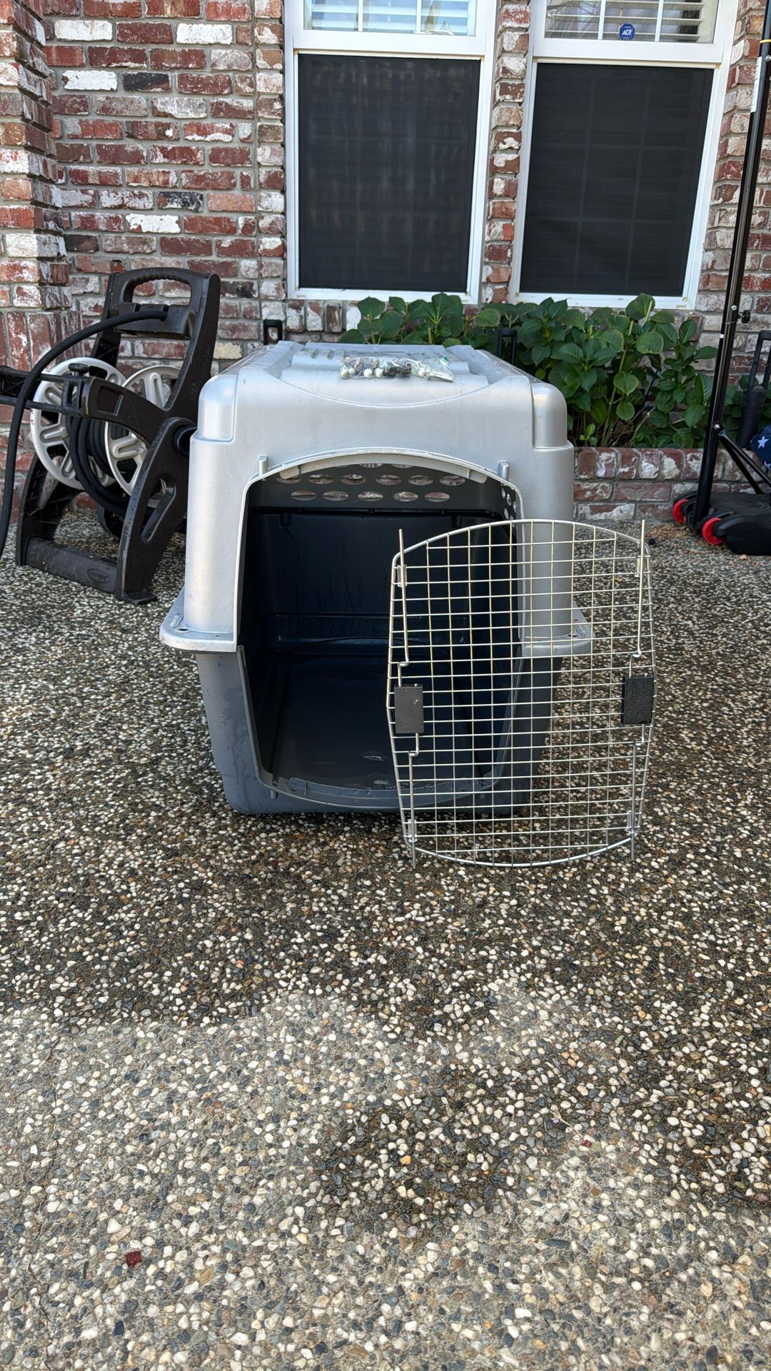 Dog kennel