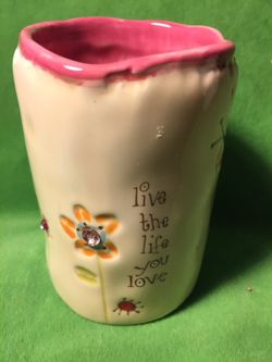 Pretty cup of pencil holder