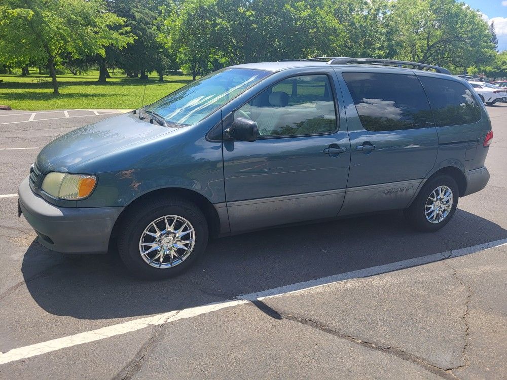 2003 Toyota Sienna