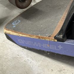One wheel skateboard