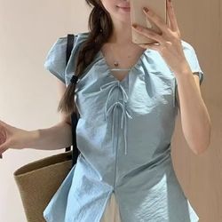 French-style pleated fitted waist belt blue light and fresh short-sleeved shirt with V-neck for slimming and elegant flutter sleeves summer women's to