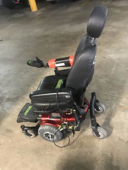 Electric wheelchair