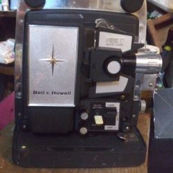 Bell & Howell Projector with Folding Tripod Screen