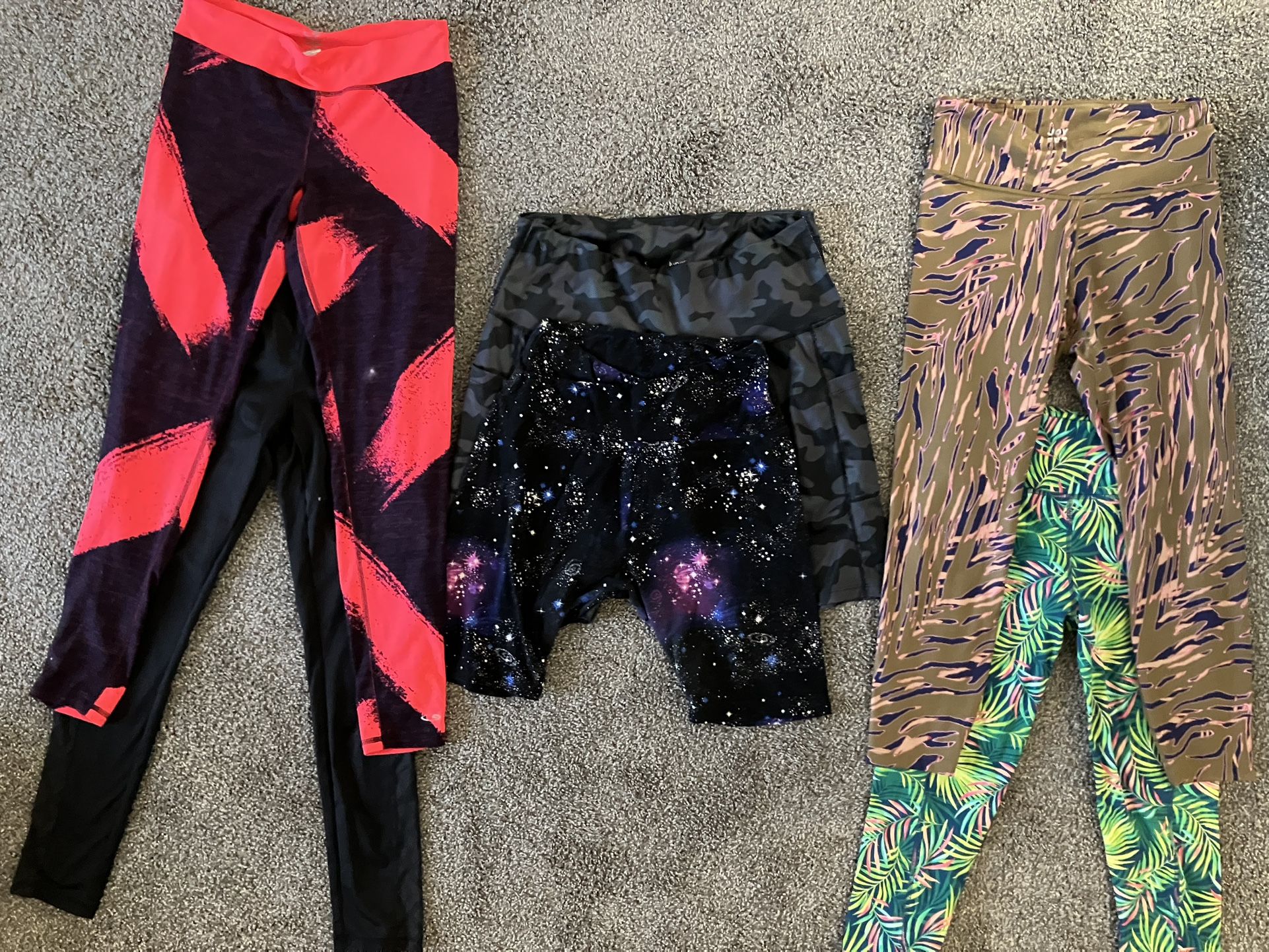 M/L Bundle Of Woman’s clothes