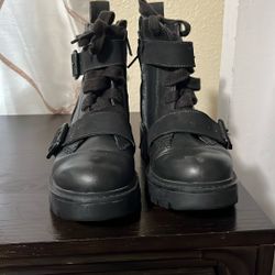 Ugg Boots Woman Size 6